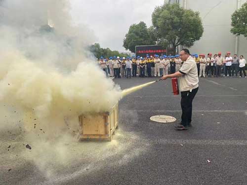 “人人講安全、個(gè)個(gè)會應(yīng)急”——上海創(chuàng)力集團(tuán)開展“安全月”消防演習(xí)活動(dòng)(圖4)